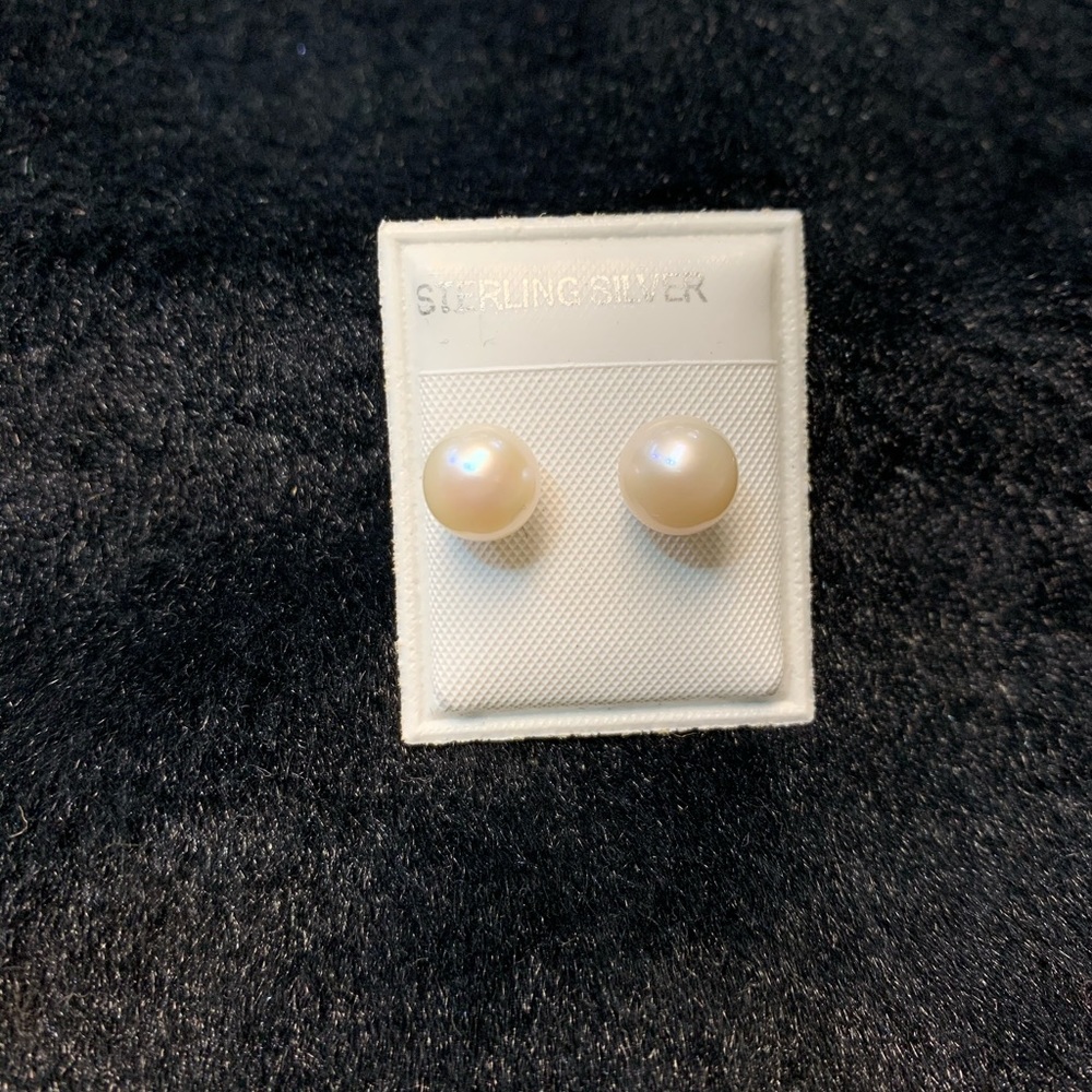 Fresh Water Pearl Earring